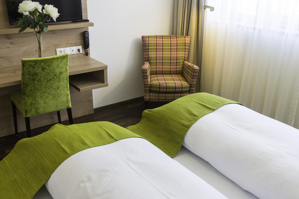 Hotel Rheingold Гайлинген Номер фото