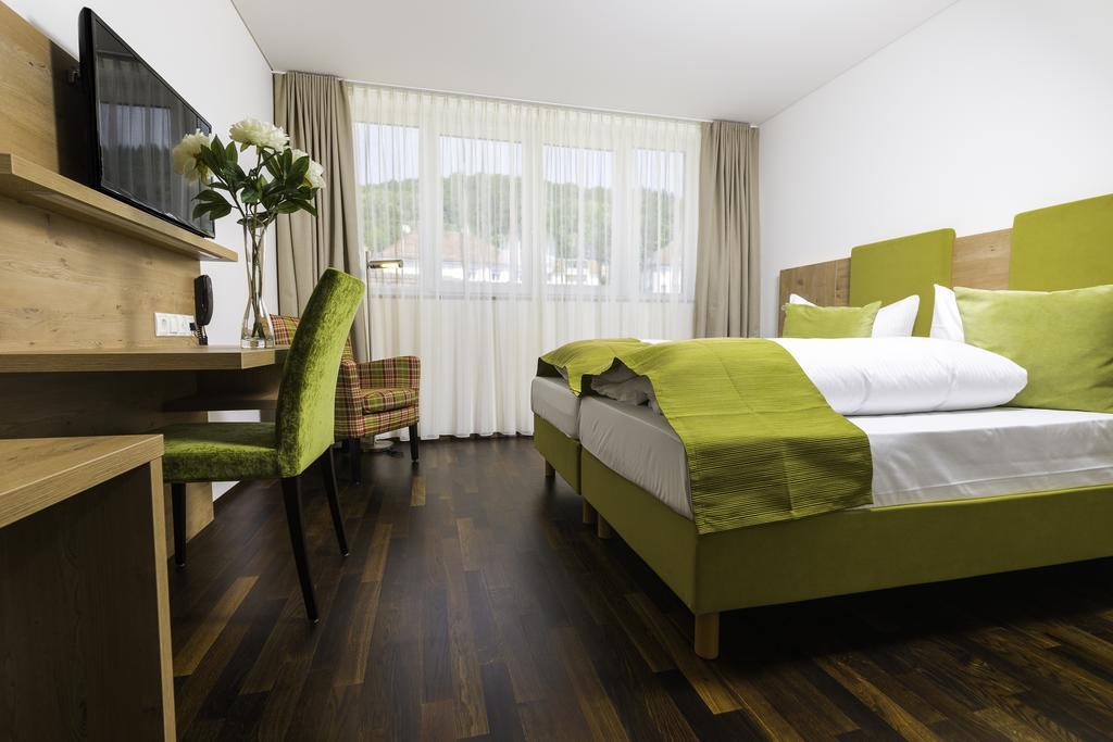 Hotel Rheingold Гайлинген Номер фото